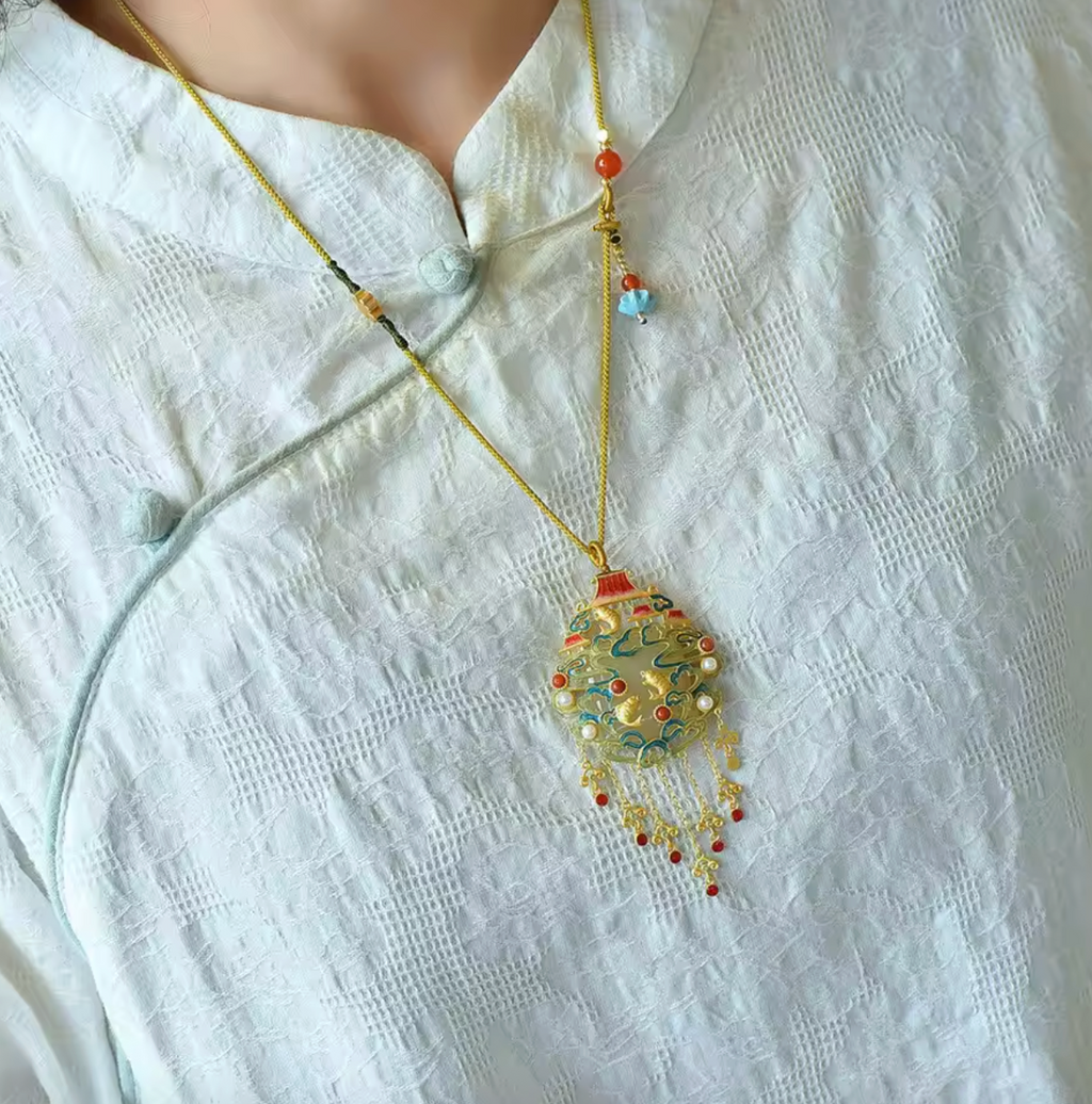 Foydjew Goldfish Jade Necklace