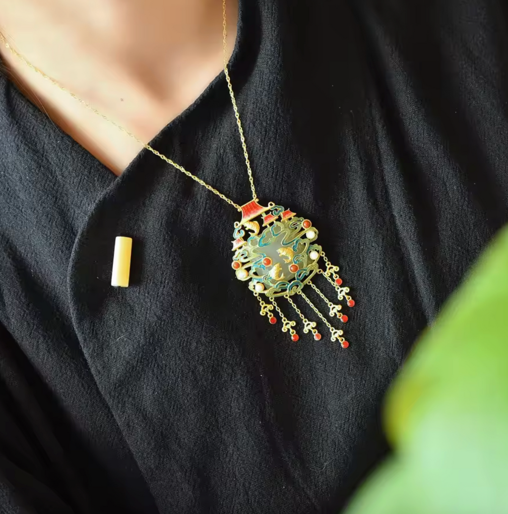 Foydjew Goldfish Jade Necklace